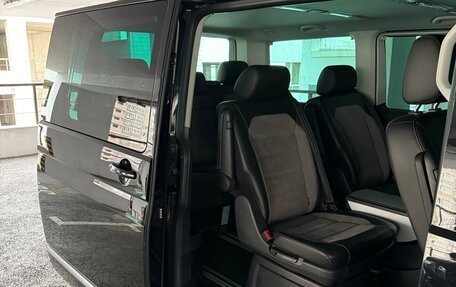 Volkswagen Multivan T6 рестайлинг, 2021 год, 3 999 999 рублей, 2 фотография