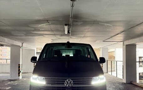 Volkswagen Multivan T6 рестайлинг, 2021 год, 3 999 999 рублей, 12 фотография