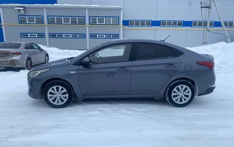 Hyundai Solaris II рестайлинг, 2022 год, 1 800 000 рублей, 3 фотография