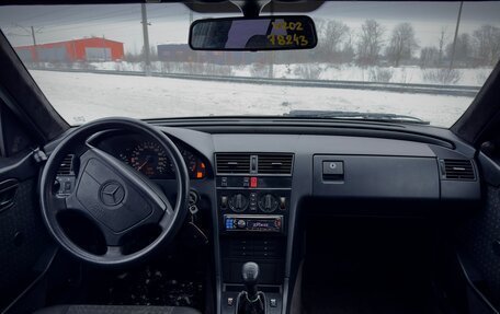 Mercedes-Benz C-Класс, 1993 год, 275 000 рублей, 9 фотография