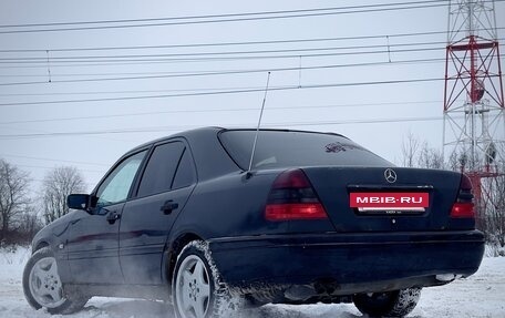 Mercedes-Benz C-Класс, 1993 год, 275 000 рублей, 4 фотография