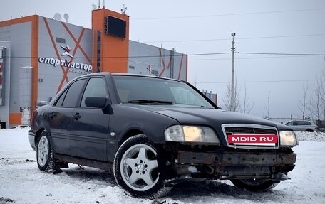 Mercedes-Benz C-Класс, 1993 год, 275 000 рублей, 3 фотография