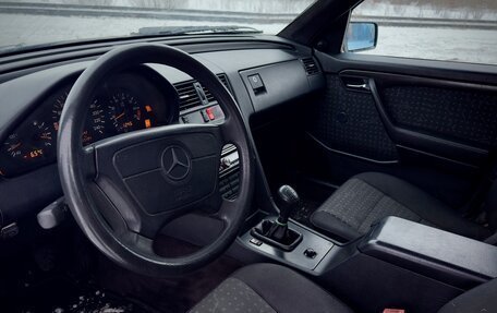 Mercedes-Benz C-Класс, 1993 год, 275 000 рублей, 10 фотография