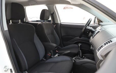 Mitsubishi Outlander III рестайлинг 3, 2012 год, 1 269 000 рублей, 8 фотография