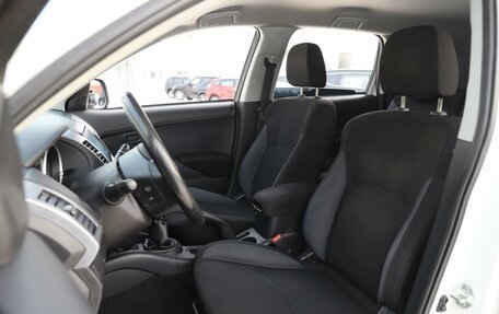 Mitsubishi Outlander III рестайлинг 3, 2012 год, 1 269 000 рублей, 10 фотография