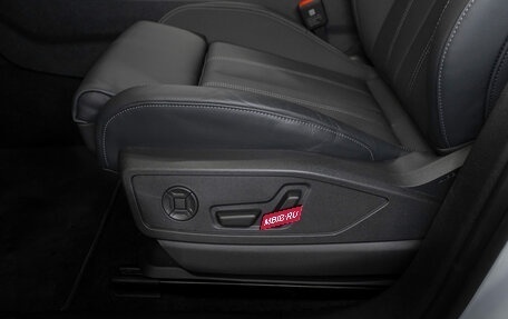 Audi Q5, 2025 год, 9 000 000 рублей, 28 фотография