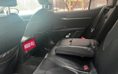 Toyota Camry, 2018 год, 2 190 000 рублей, 5 фотография