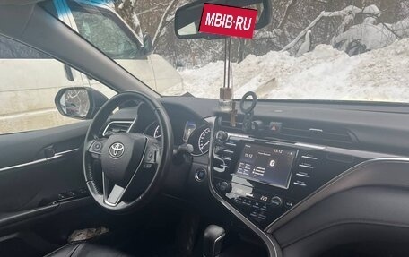 Toyota Camry, 2018 год, 2 190 000 рублей, 6 фотография