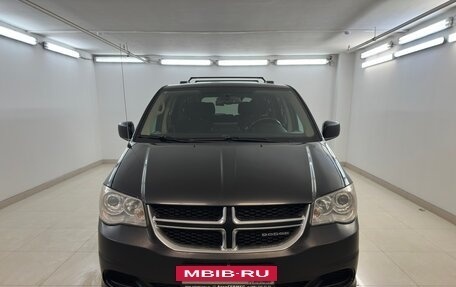 Dodge Caravan V, 2011 год, 1 350 000 рублей, 2 фотография