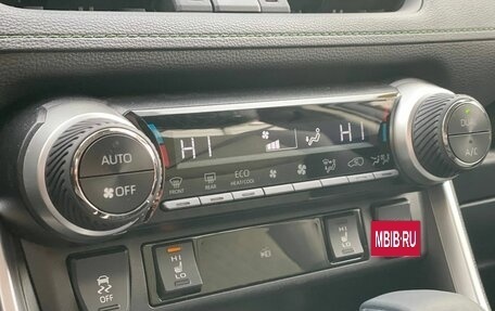 Toyota RAV4, 2025 год, 3 950 000 рублей, 16 фотография