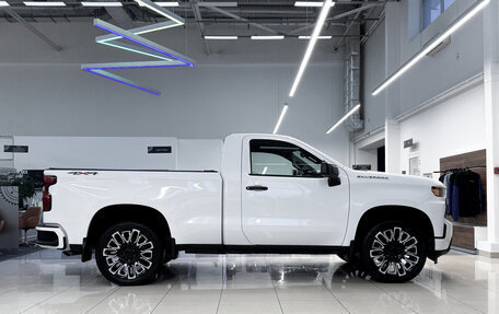 Chevrolet Silverado, 2022 год, 5 990 000 рублей, 9 фотография