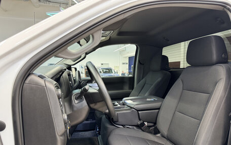 Chevrolet Silverado, 2022 год, 5 990 000 рублей, 13 фотография