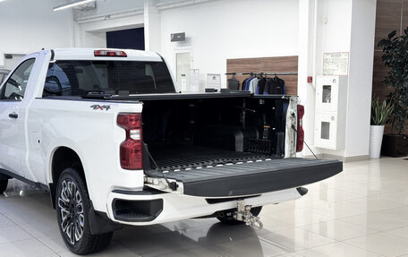 Chevrolet Silverado, 2022 год, 5 990 000 рублей, 6 фотография