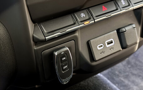 Chevrolet Silverado, 2022 год, 5 990 000 рублей, 20 фотография