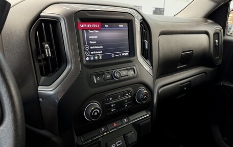 Chevrolet Silverado, 2022 год, 5 990 000 рублей, 18 фотография