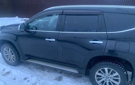 Mitsubishi Pajero Sport III рестайлинг, 2019 год, 2 800 000 рублей, 4 фотография