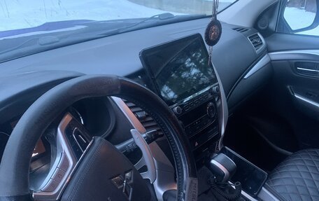 Mitsubishi Pajero Sport III рестайлинг, 2019 год, 2 800 000 рублей, 5 фотография