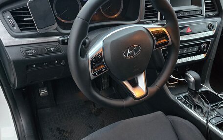 Hyundai Sonata VII, 2019 год, 1 290 000 рублей, 13 фотография