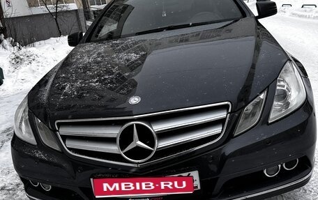 Mercedes-Benz E-Класс, 2011 год, 1 400 000 рублей, 1 фотография