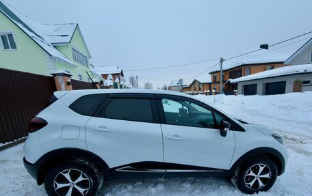 Renault Kaptur I рестайлинг, 2022 год, 1 695 000 рублей, 3 фотография