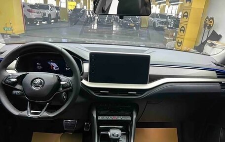 Skoda Kodiaq I, 2024 год, 3 450 000 рублей, 12 фотография