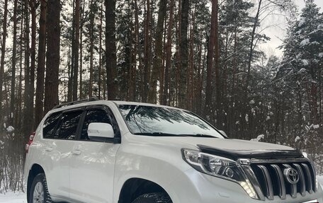 Toyota Land Cruiser Prado 150 рестайлинг 2, 2017 год, 4 550 000 рублей, 2 фотография