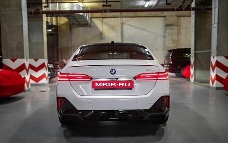 BMW 5 серия, 2023 год, 7 500 000 рублей, 14 фотография