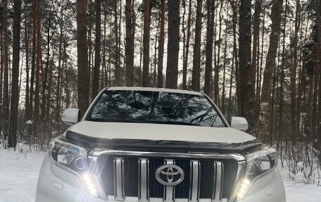 Toyota Land Cruiser Prado 150 рестайлинг 2, 2017 год, 4 550 000 рублей, 3 фотография