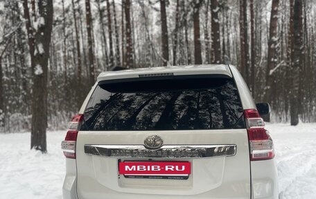 Toyota Land Cruiser Prado 150 рестайлинг 2, 2017 год, 4 550 000 рублей, 9 фотография