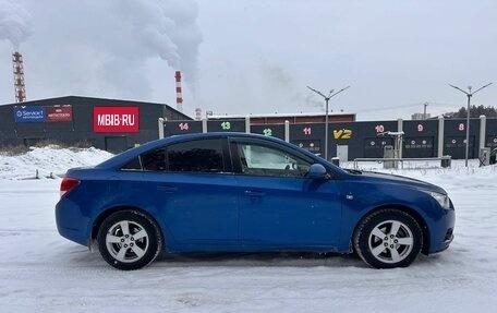 Chevrolet Cruze II, 2011 год, 575 000 рублей, 3 фотография