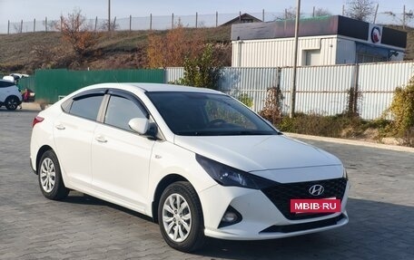 Hyundai Solaris II рестайлинг, 2020 год, 1 050 000 рублей, 5 фотография