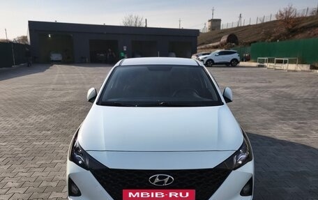 Hyundai Solaris II рестайлинг, 2020 год, 1 050 000 рублей, 21 фотография