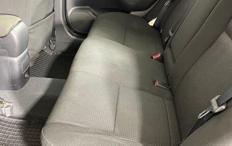 Toyota Avensis III рестайлинг, 2003 год, 599 000 рублей, 18 фотография