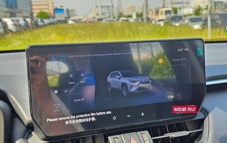 Toyota RAV4, 2025 год, 4 250 000 рублей, 4 фотография