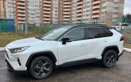 Toyota RAV4, 2020 год, 3 350 000 рублей, 2 фотография