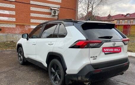 Toyota RAV4, 2020 год, 3 350 000 рублей, 8 фотография