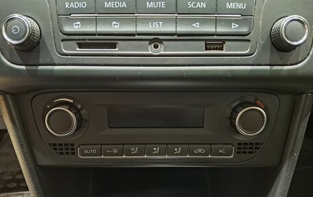 Volkswagen Polo VI (EU Market), 2013 год, 850 000 рублей, 15 фотография