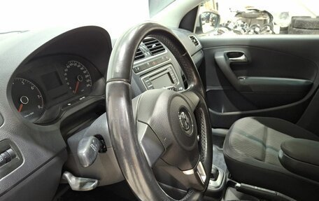 Volkswagen Polo VI (EU Market), 2013 год, 850 000 рублей, 25 фотография