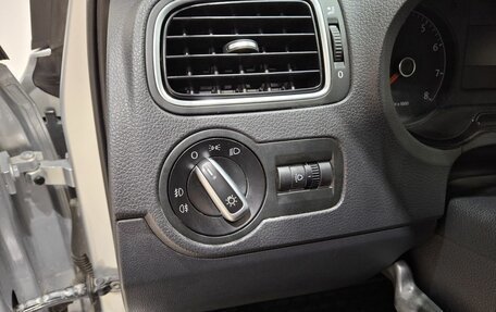 Volkswagen Polo VI (EU Market), 2013 год, 850 000 рублей, 34 фотография