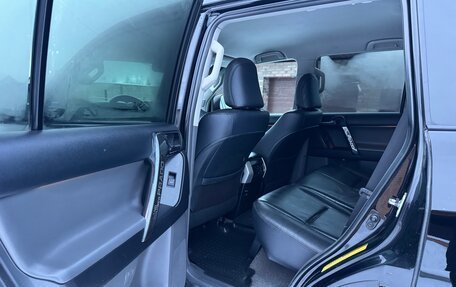 Toyota Land Cruiser Prado 150 рестайлинг 2, 2011 год, 2 600 000 рублей, 8 фотография