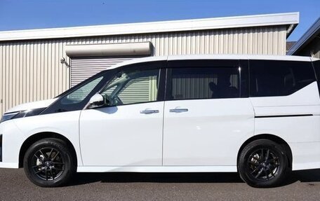 Nissan Serena, 2023 год, 2 278 000 рублей, 4 фотография