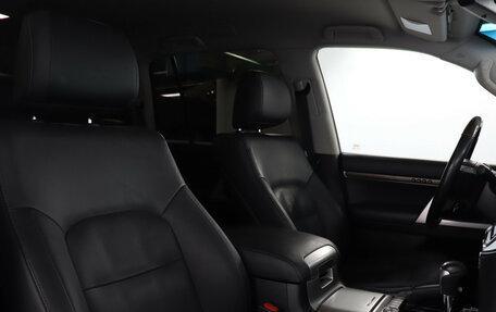 Toyota Land Cruiser 200, 2020 год, 7 890 000 рублей, 17 фотография