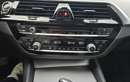 BMW 5 серия, 2019 год, 3 750 000 рублей, 15 фотография