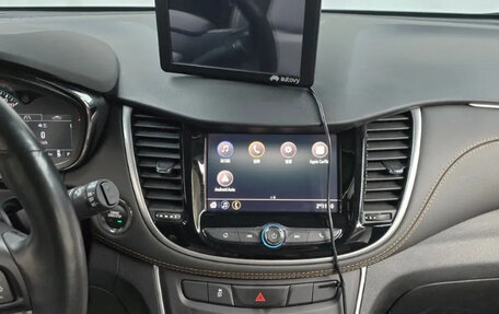 Chevrolet Trax, 2021 год, 1 590 000 рублей, 12 фотография