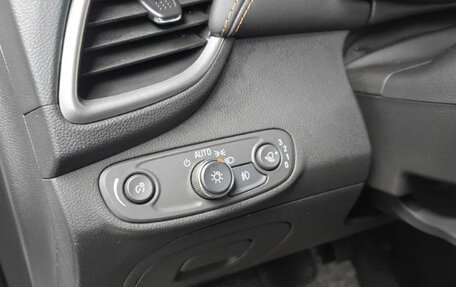 Chevrolet Trax, 2021 год, 1 590 000 рублей, 16 фотография