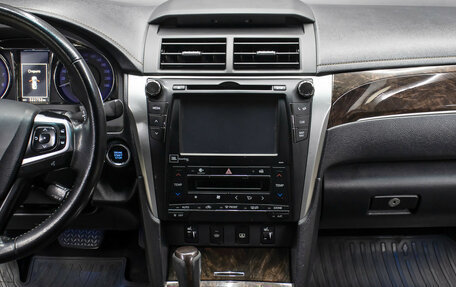 Toyota Camry, 2017 год, 2 198 000 рублей, 14 фотография