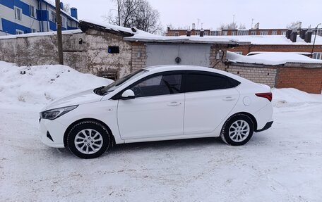 Hyundai Solaris II рестайлинг, 2021 год, 1 440 000 рублей, 4 фотография