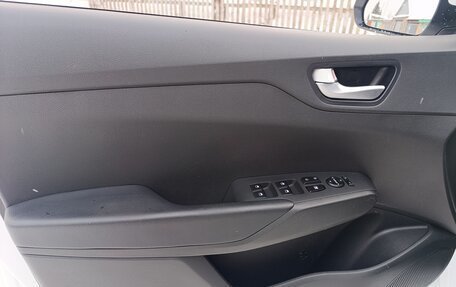 Hyundai Solaris II рестайлинг, 2021 год, 1 440 000 рублей, 13 фотография