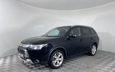 Mitsubishi Outlander III рестайлинг 3, 2014 год, 1 297 000 рублей, 1 фотография