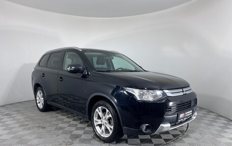 Mitsubishi Outlander III рестайлинг 3, 2014 год, 1 297 000 рублей, 3 фотография
